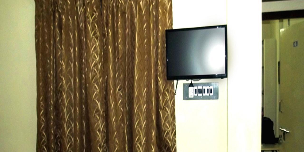 Bssk Comforts Inn Tiruchirappalli Bagian luar foto
